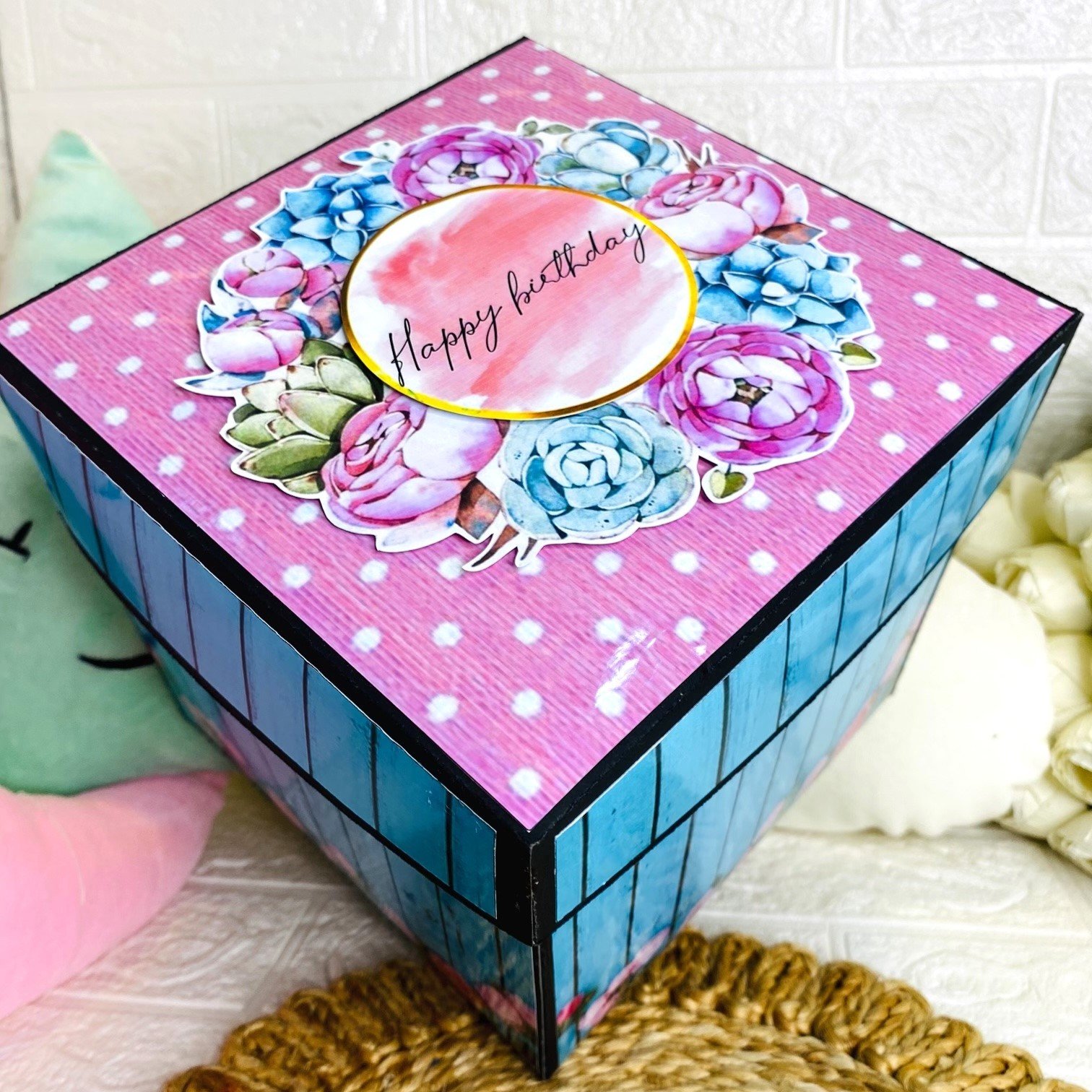 Personalized Flipping Photo Cube – Unique Rotating Memory Cube Gift for Birthday & Special Occasions